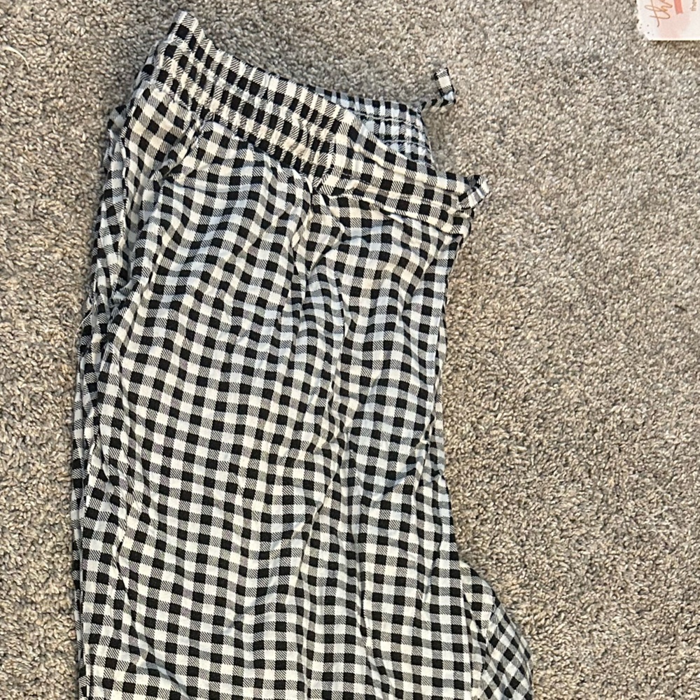 Torrid size 2 capri pants